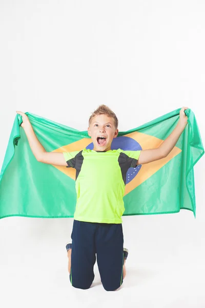 브라질 국기를 들고 브라질 애국자 소년. — 스톡 사진