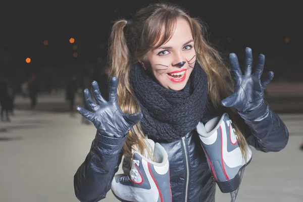 Halloween party! Young woman like cat role — Stock Photo, Image