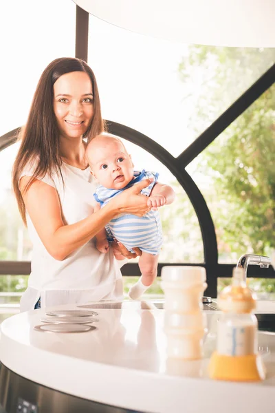 Manual breast pump, mothers breast milk — Stock Photo, Image