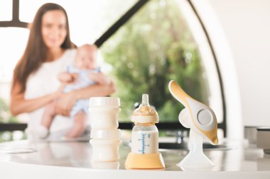 Manuel göğüs pompası, süt annelerin meme