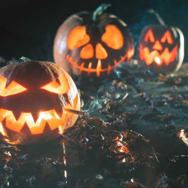 Cadılar Bayramı'nda bir sigara serin kabak