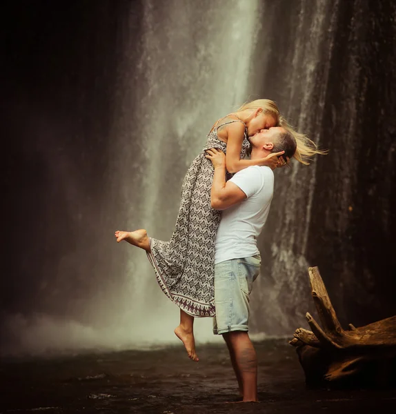 Old photo of couple travels to Bali — Stock Photo, Image