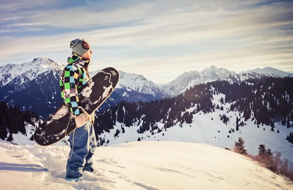 Snowboard in montagna svizzera — Foto Stock