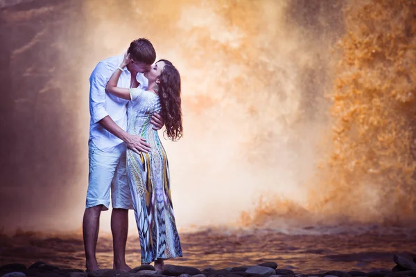 Old photo of couple travels to Bali — Stock Photo, Image