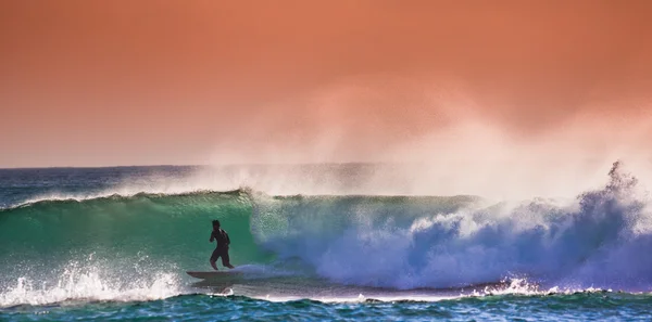 Surfer on Blue Ocean Wave in Bali — Stock Photo, Image