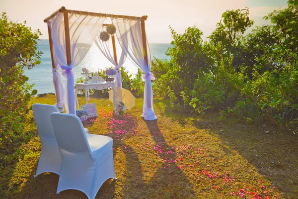 Arche de mariage à la plage — Photo