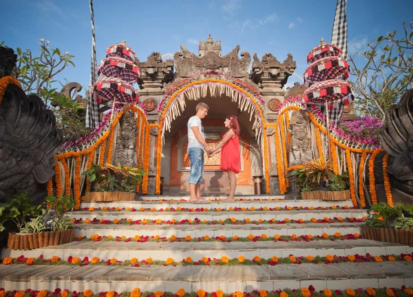 Érett pár öltözött Bali — Stock Fotó