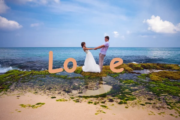 Casamento casal acaba de se casar — Fotografia de Stock