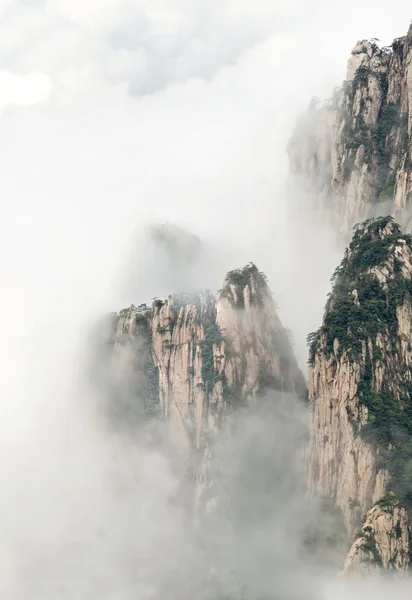 Huangshan at Foggy day, Huang Shan, China. — Stock Photo, Image