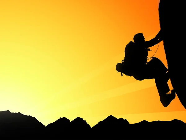 Silhouette eines kletternden jungen Erwachsenen auf dem Gipfel — Stockfoto