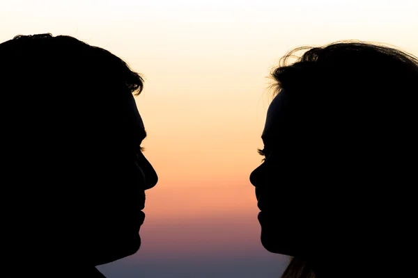 Silhouette background of romantic couple — Stock Photo, Image