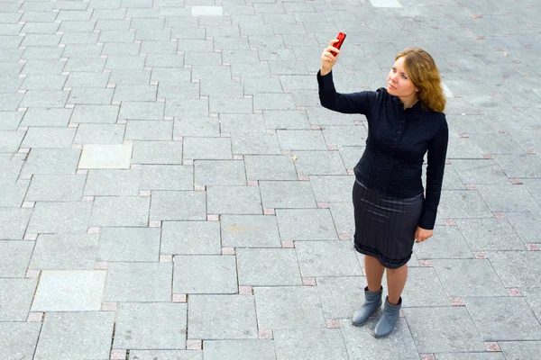 Businesswoman talking on mobile phone — Stock Photo, Image