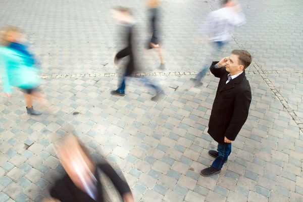 Businessman talking on mobile phone — Stock Photo, Image