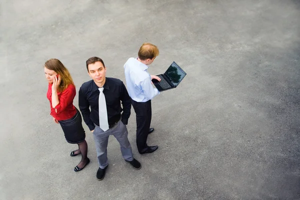 Un team di lavoro per strada — Foto Stock