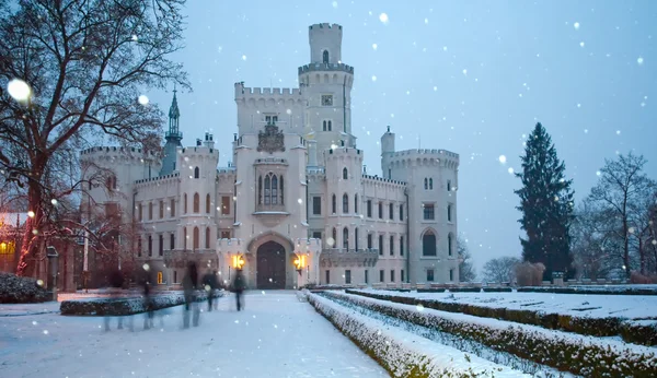 Zámek Hluboka nad Vltavoy v zimě — Stock fotografie