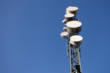 Gökyüzü iletişim istasyonu