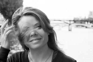 Seine, Paris bir kız portresi