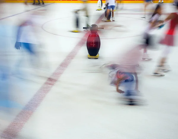 People at the ice rink. — Stock Photo, Image