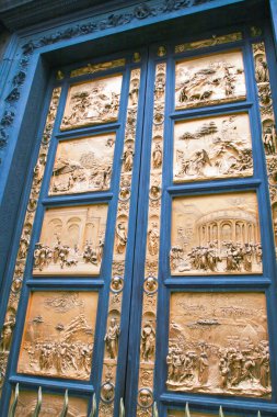 İncil'deki bölümleri, Floransa kapıya.