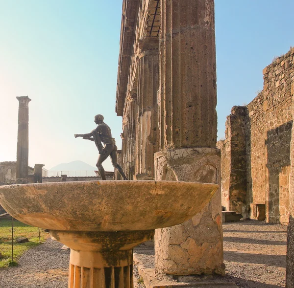 Το άγαλμα του φόρουμ στην Πομπηία. — Φωτογραφία Αρχείου