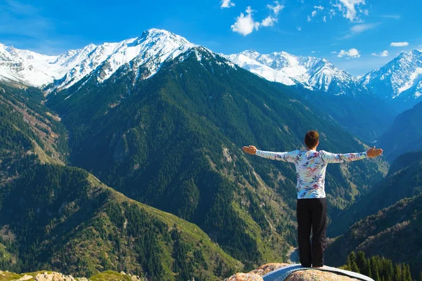 Surya Namaskara - Sun Salutation es una secuencia común de Hatha y — Foto de Stock