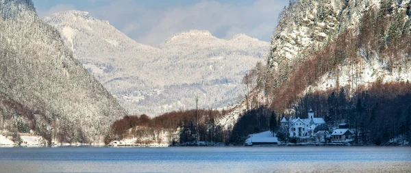 Chladné a zasněžené zimy v horských Rakousko — Stock fotografie