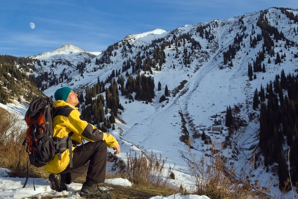 Climbing young adult — Stock Photo, Image