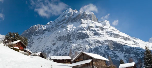 Hotel near the Grindelwald ski area. Swiss alps at winter — Stockfoto