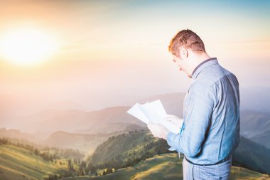 Profesyonel kariyer ve gelecek planları iş kavramı