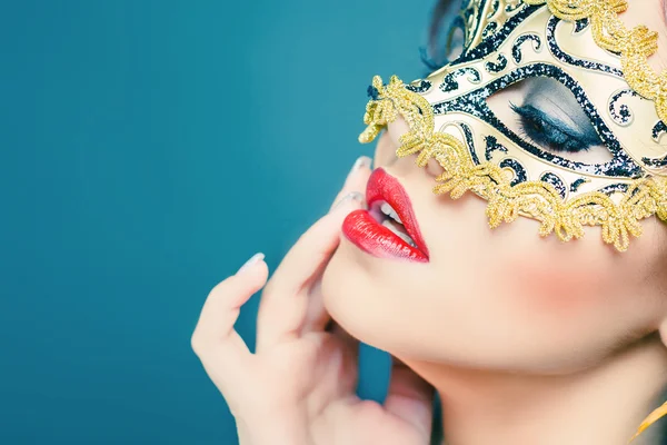 Sexy vrouw met carnaval masker Stockfoto