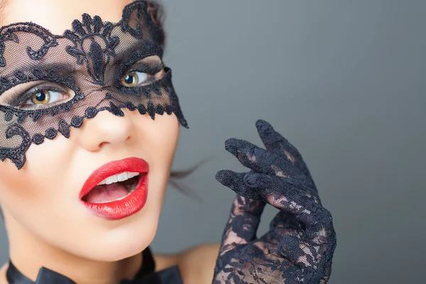 Sexig kvinna med carnival mask — Stockfoto