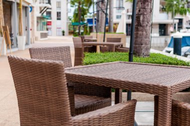 Marina boş yemek masasında