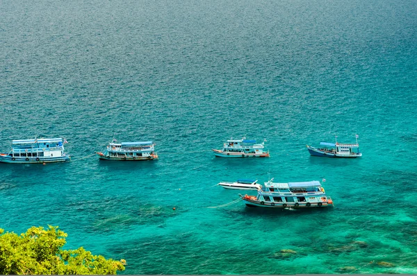 Nang Yuan Adası'nda rıhtım balıkçı teknesi