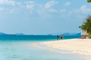 Turistler Rang Yai Adası, Phuket, Tayland