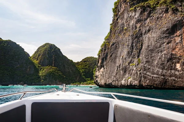 Blick auf die Maya Bay, Insel Phi Phi, Thailand — Stockfoto