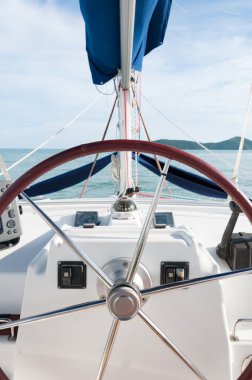 Yat direksiyon simidi ve denetleyicileri, lüks hayatta seyahat