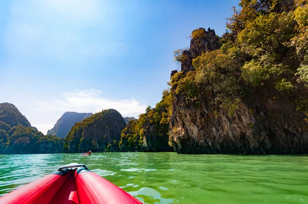 Phang nga bay a beautiful scenic with  large limestone rocks and — Stock Photo, Image