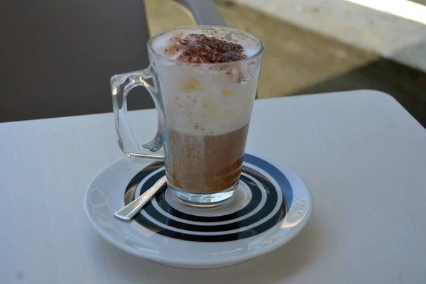 Cappuccino Δύο Στρώσεις Αφρού Γάλα Και Καφέ Στην Κορυφή Νόστιμο — Φωτογραφία Αρχείου