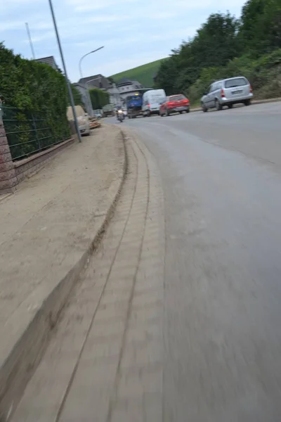 Bad Neunahr-Ahrweiler 'daki A61 otoyol köprüsü yakınlarında sel hasarı