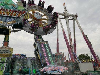 Ruhr bölgesindeki ünlü Cranger Kirmes, Almanya 'da 06.08.2019 Luna parkı.