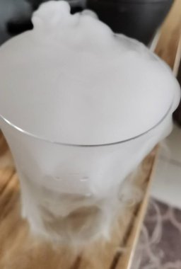 Dolu beyaz sisli cam