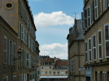 Metz şehir merkezinde Fransa 'da farklı bir yapı cephesi