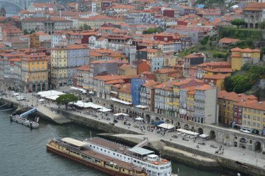 Portekiz 'de Porto' nun çatısında.