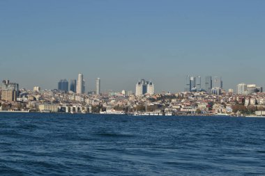 İstanbul 'un batısı ve doğusu arasındaki ünlü galata köprüsü