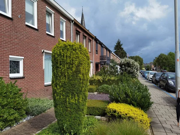 Typische Straßenfassade Den Niederlanden Mit Backsteinhäusern — Stockfoto