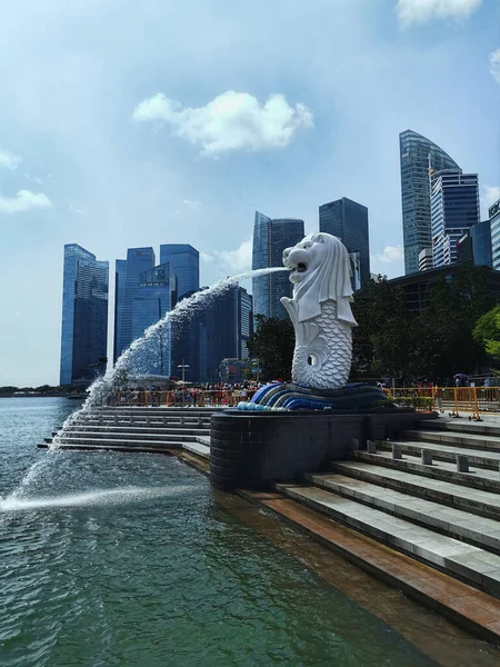 Szingapúr December 2019 Merlion Szökőkút Előtt Marina Bay Sands Szálloda — Stock Fotó