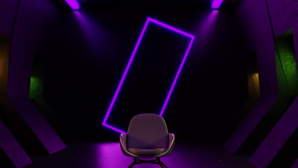 Futurista ciencia ficción oscura habitación vacía.Purple Neon Glowing. Piso con reflexiones 3D animación de renderizado. Concepto cyber punk — Vídeo de stock