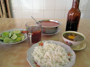 Pallubasa Wolf denilen Makassar 'ın tipik bir menüsü.