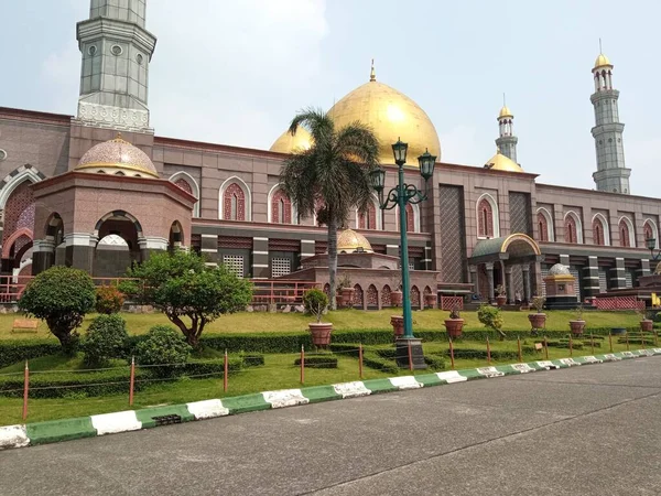 Masjid Kubah Emas Depok Indonesia Terlihat Dari Sisi Utara — Stok Foto