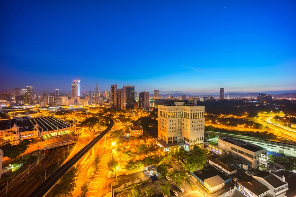 Kuala Lumpur şehir manzarası güneş doğarken